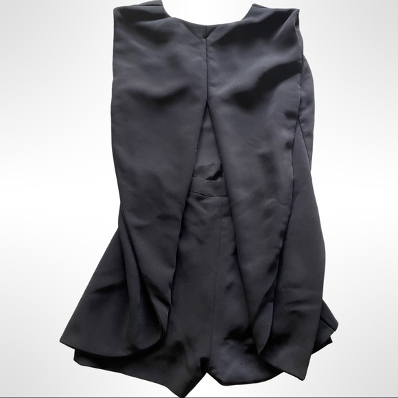 Amazing cutout jumpsuit in black. Size small - Picture 5 of 8
